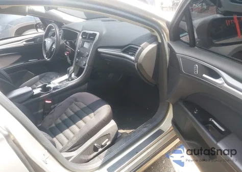 2015 Ford Fusion Se z USA, uszkodzony, nr VIN 3FA6P0H79FR112219